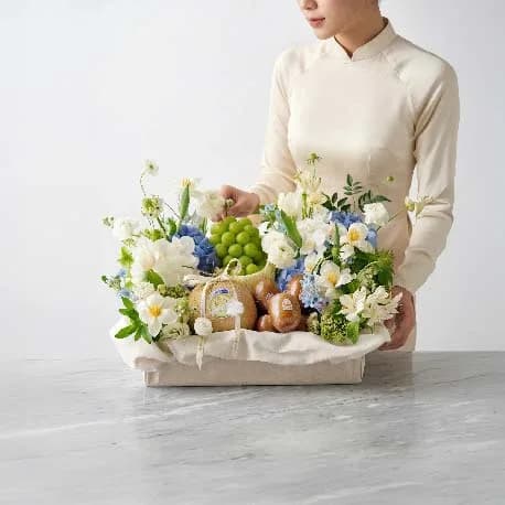 Giỏ Trái Cây Kèm Hoa Tươi YN63