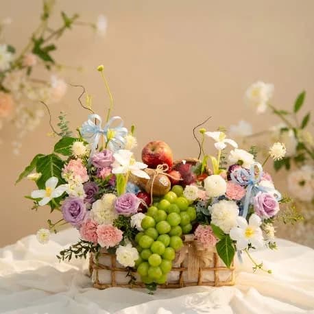 Giỏ Trái Cây Kèm Hoa Tươi YN73